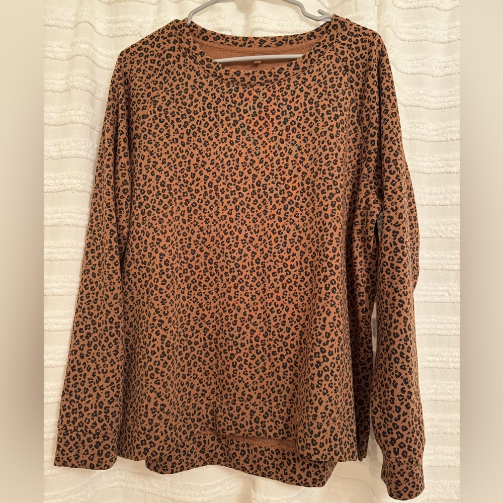 Lou & Grey by Loft  animal print  lightweight sweatshirt
